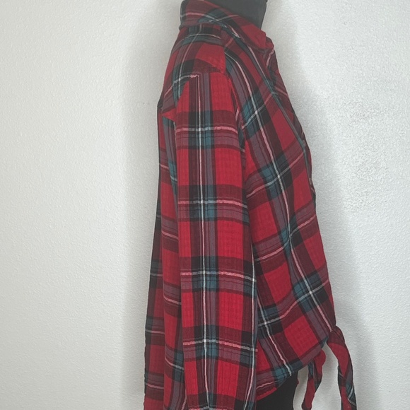 In Love Blouse - Picture 2 of 7